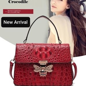 New Arrival Bee Lock Shoulder bag